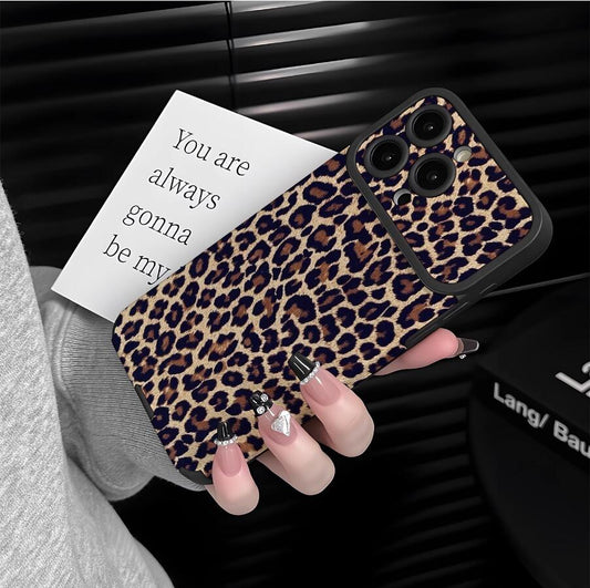 sheepskin-nobility-lepoard-patchwork-painting-iphone-case-trendy_1