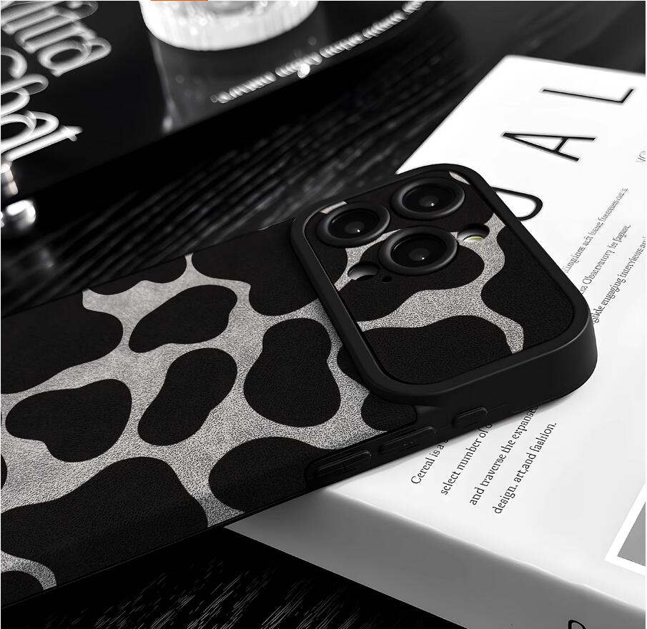 sheepskin-warm-dairy-cow-pattern-iphone-case-trendy_8