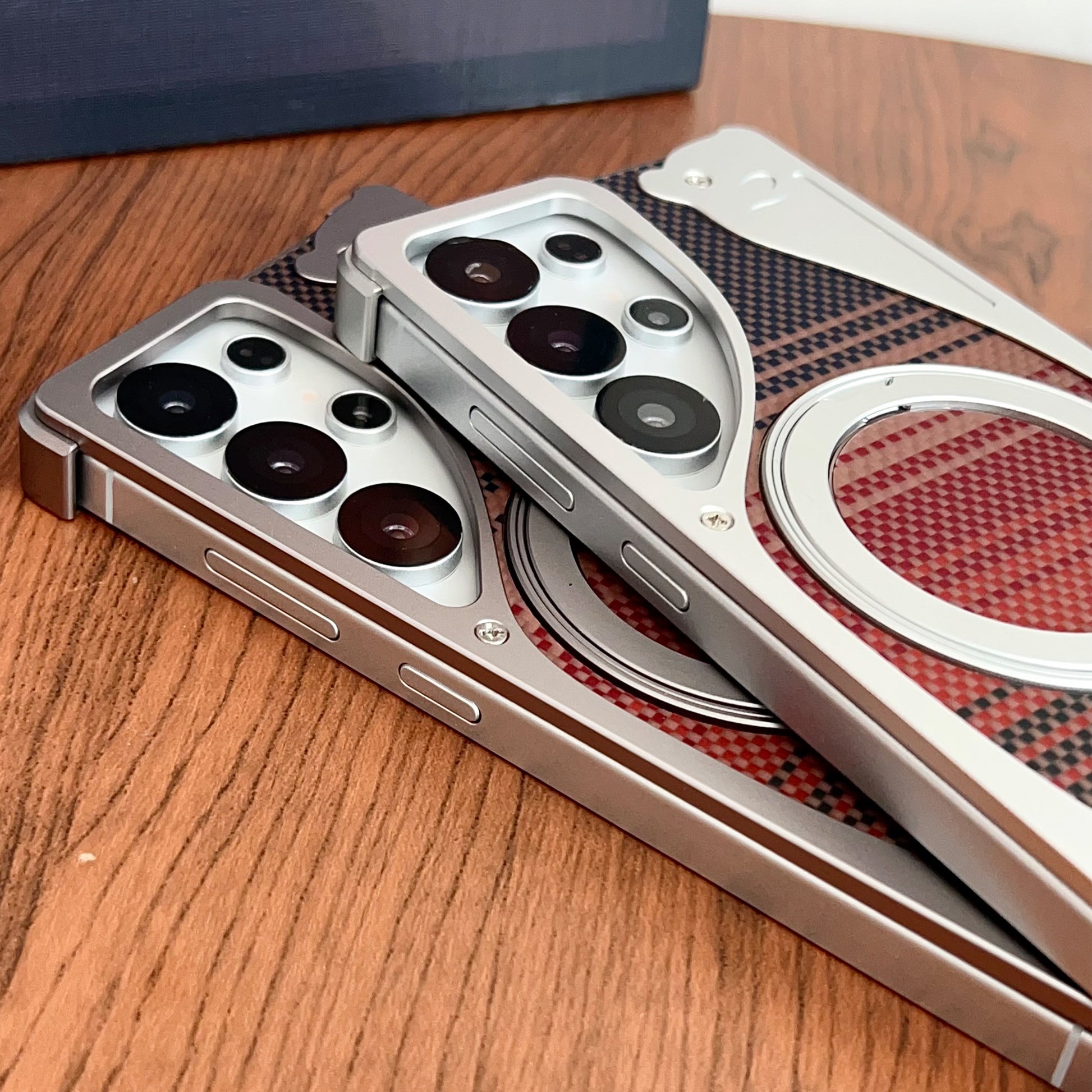 Glaze-carbon-fiber-aluminum-iphone-samsung-phone-cases_16