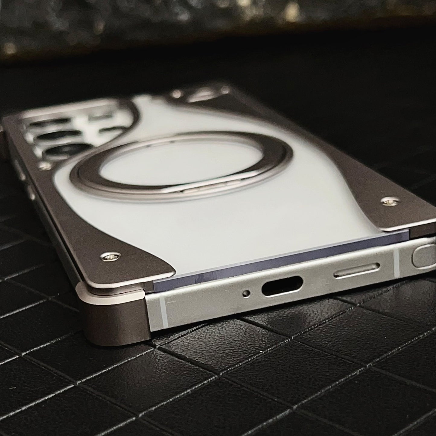 Glaze-magnetic-ring-stand-aluminum-iphone-samsung-phone-cases_19