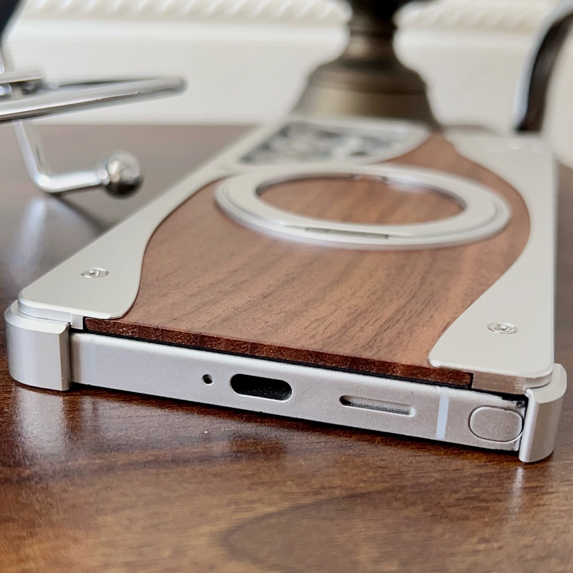 Glaze-walnut-aluminum-iphone-samsung-phone-cases-31