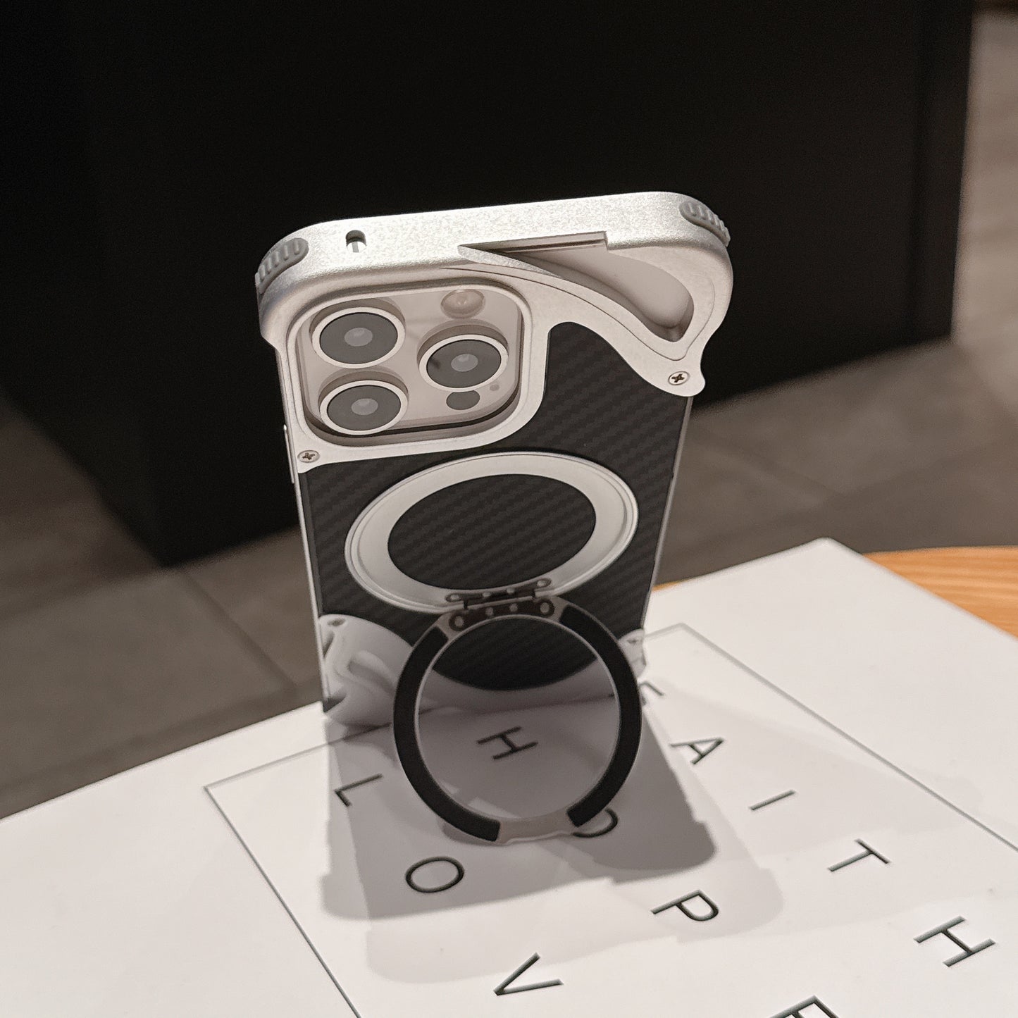 dolphin-carbon-fiber-aluminum-iphone-samsung-phone-cases_7