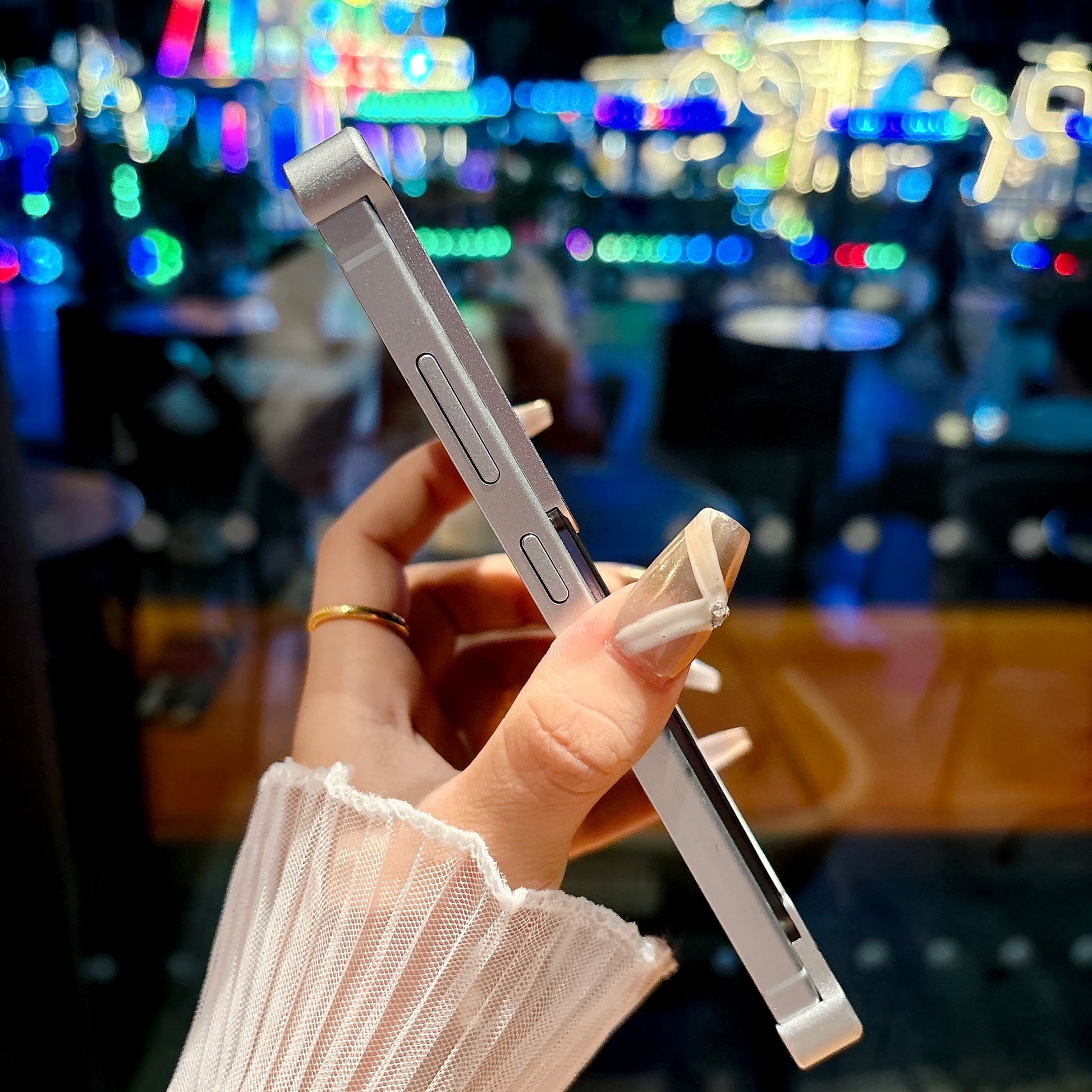 dolphin-sunset-magsafe-aluminum-iphone-samsung-phone-cases_14