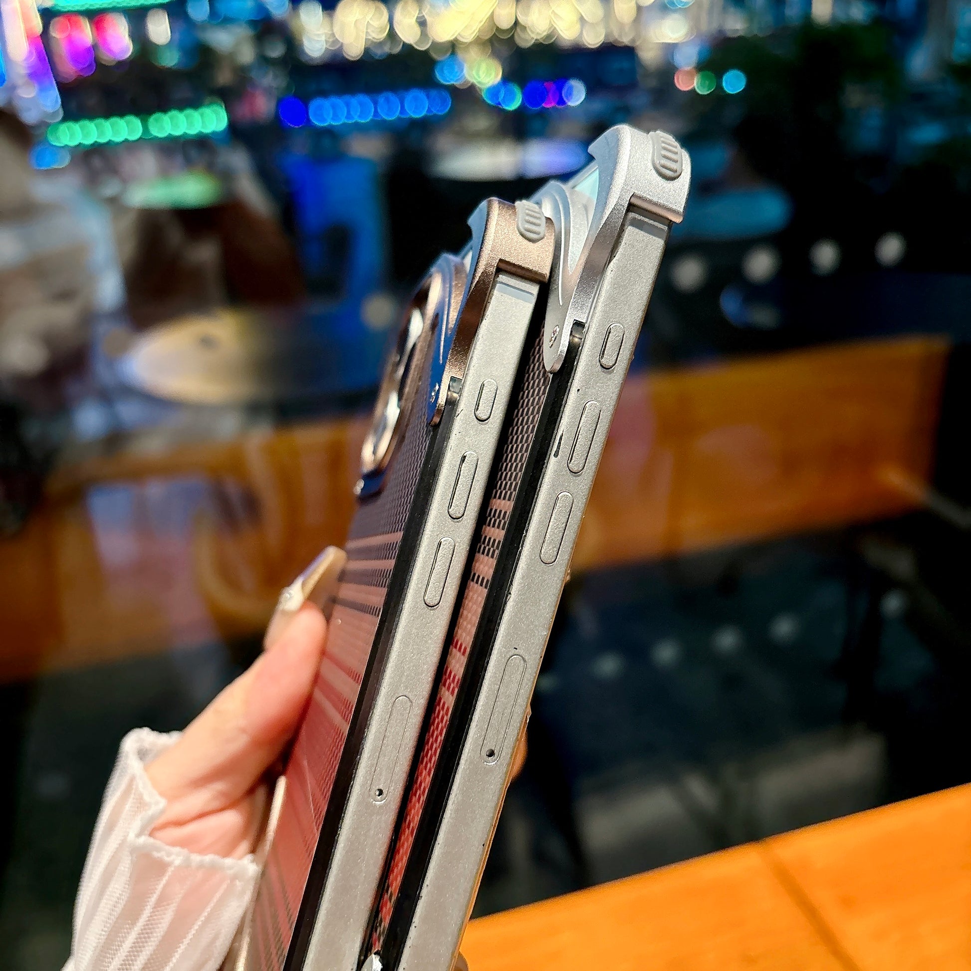 dolphin-sunset-magsafe-aluminum-iphone-samsung-phone-cases_4