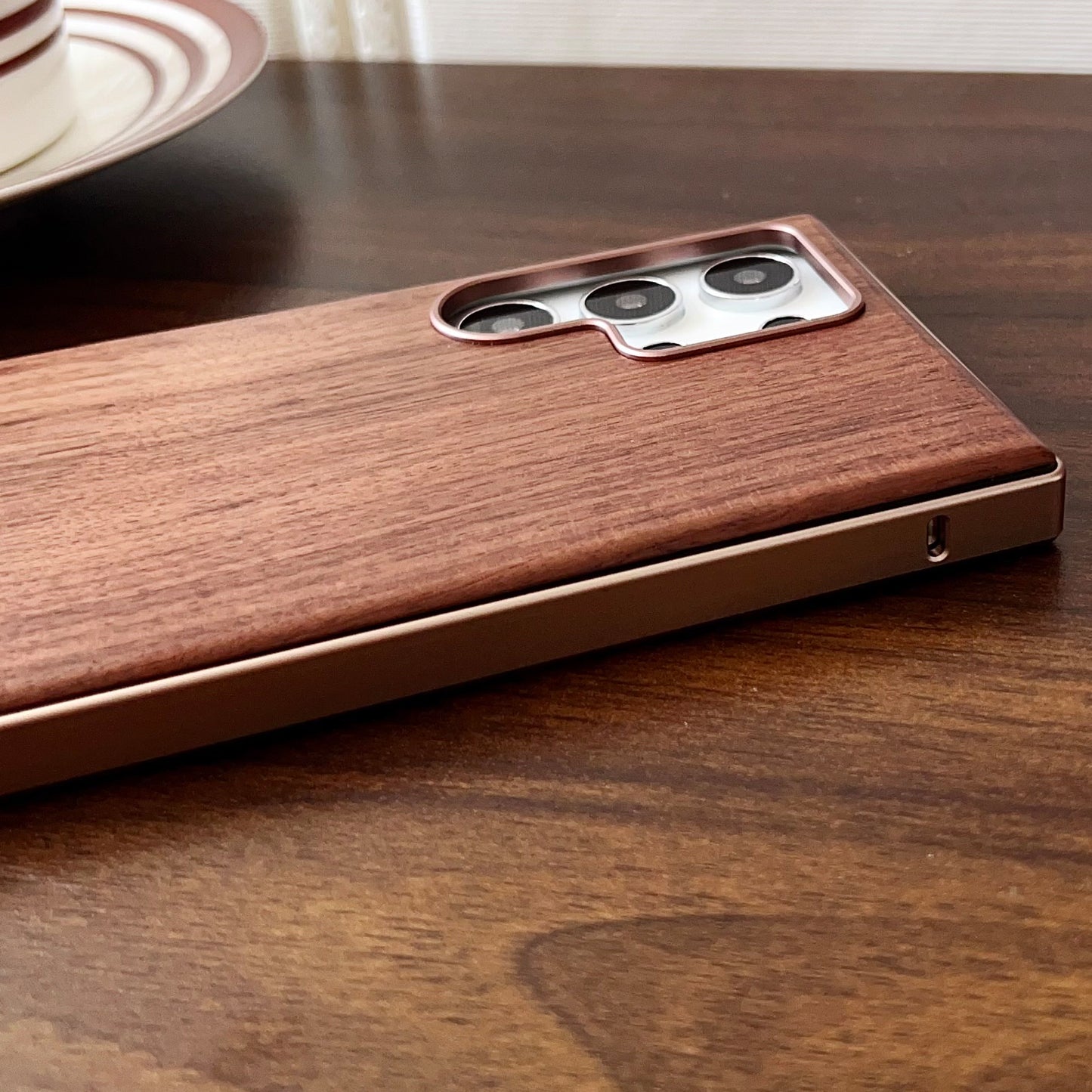 lock-walnut-aluminum-bumper-iphone-samsung-phone-cases_14