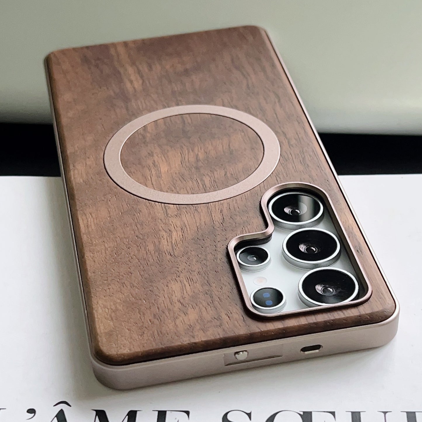 lock-walnut-aluminum-magsafe-iphone-samsung-phone-cases_15