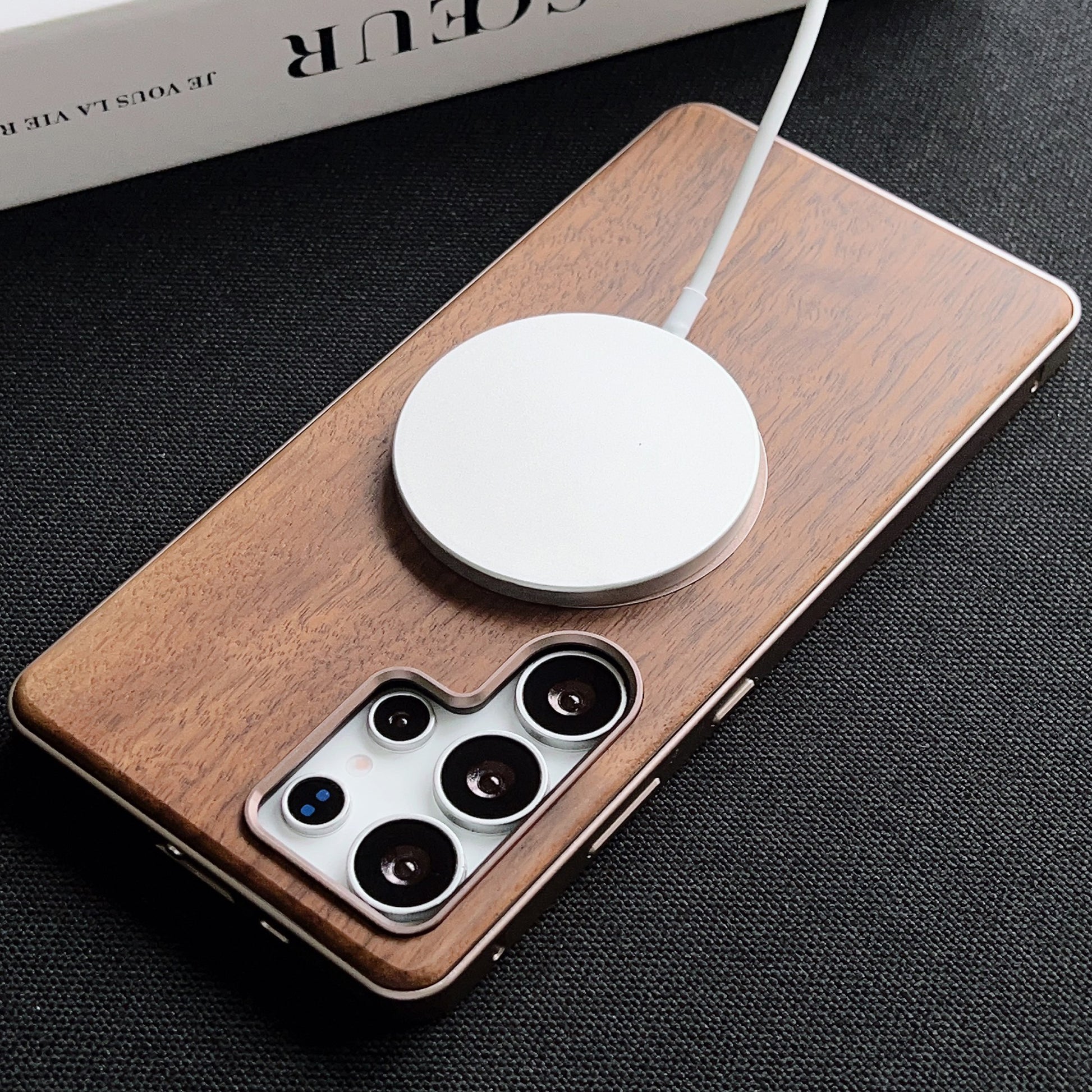 lock-walnut-aluminum-magsafe-iphone-samsung-phone-cases_18