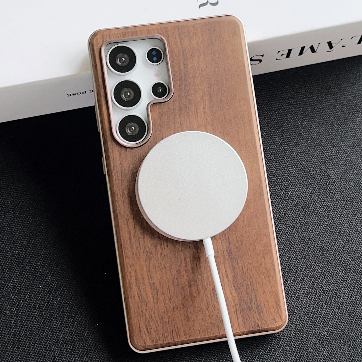 lock-walnut-aluminum-magsafe-iphone-samsung-phone-cases_19