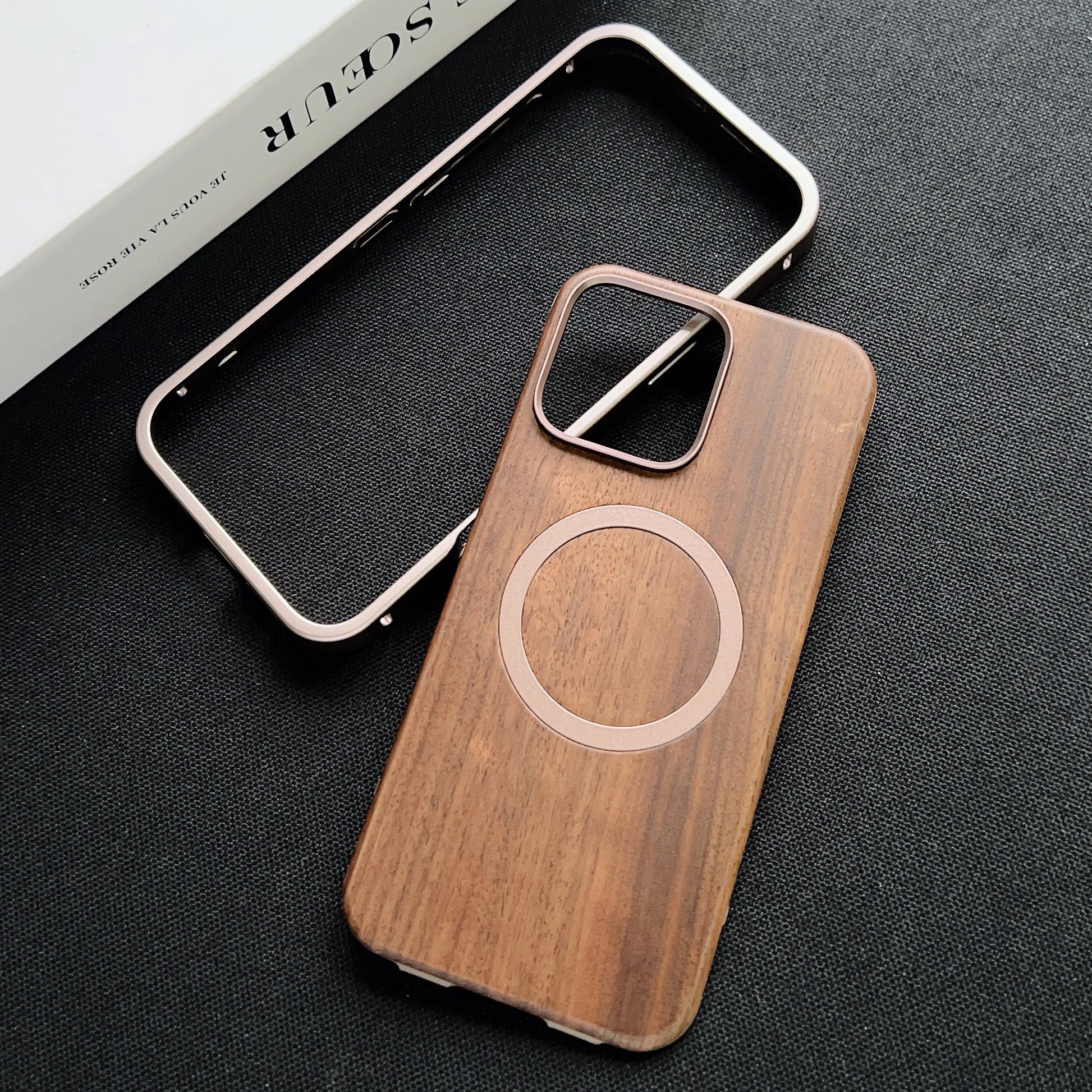 lock-walnut-aluminum-magsafe-iphone-samsung-phone-cases_5
