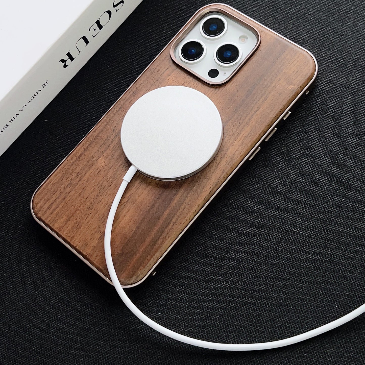 lock-walnut-aluminum-magsafe-iphone-samsung-phone-cases_7