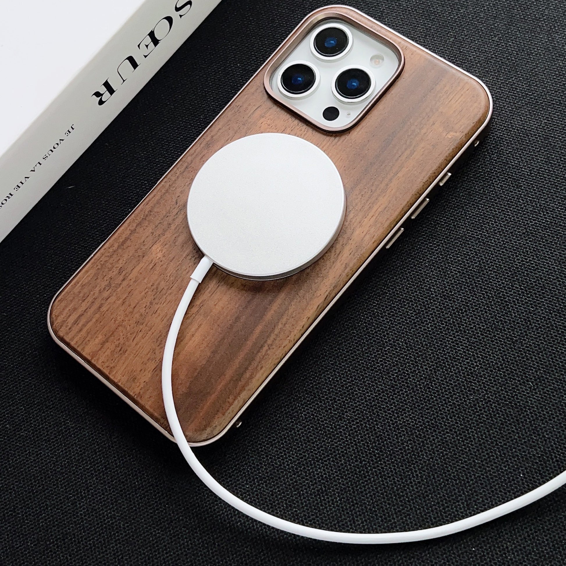 lock-walnut-aluminum-magsafe-iphone-samsung-phone-cases_7