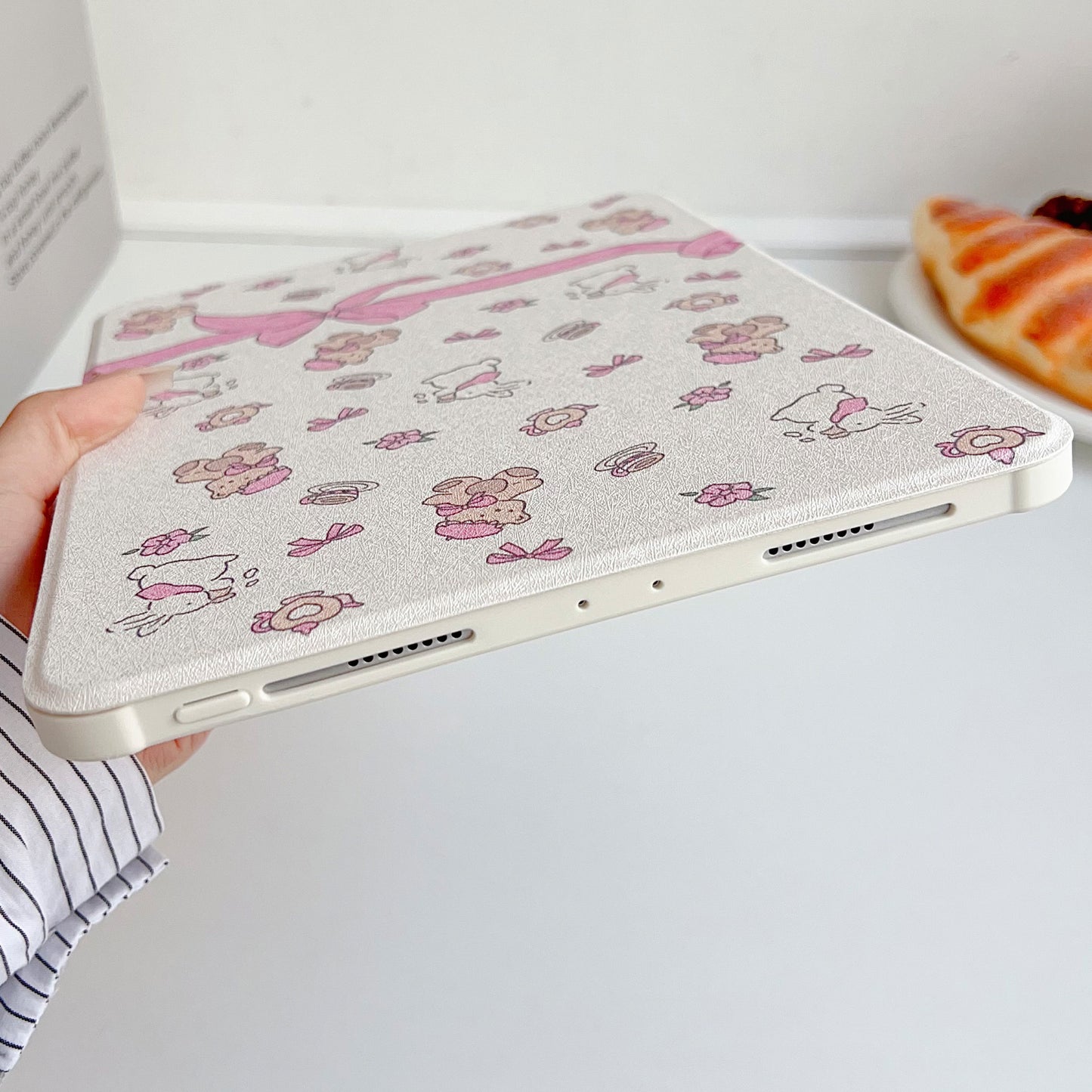 rotating-stand-vogue-painting-ipad-samsung-tablet-cases_11