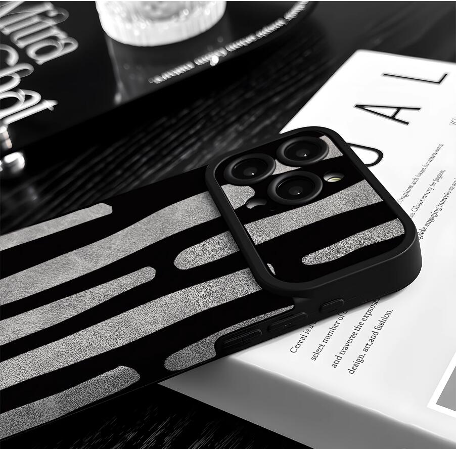 sheepskin-black-stripe-painting-iphone-case-creative_8