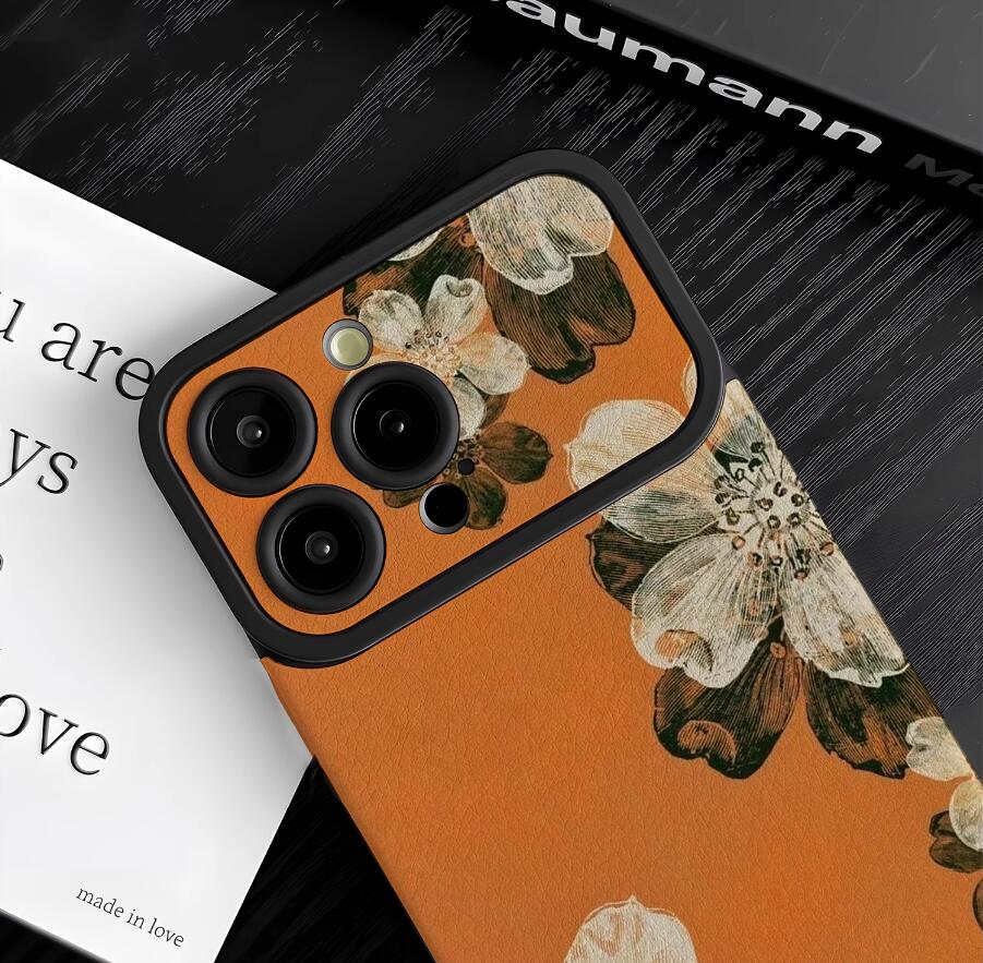 sheepskin-camellia-painting-iphone-case-creative_1