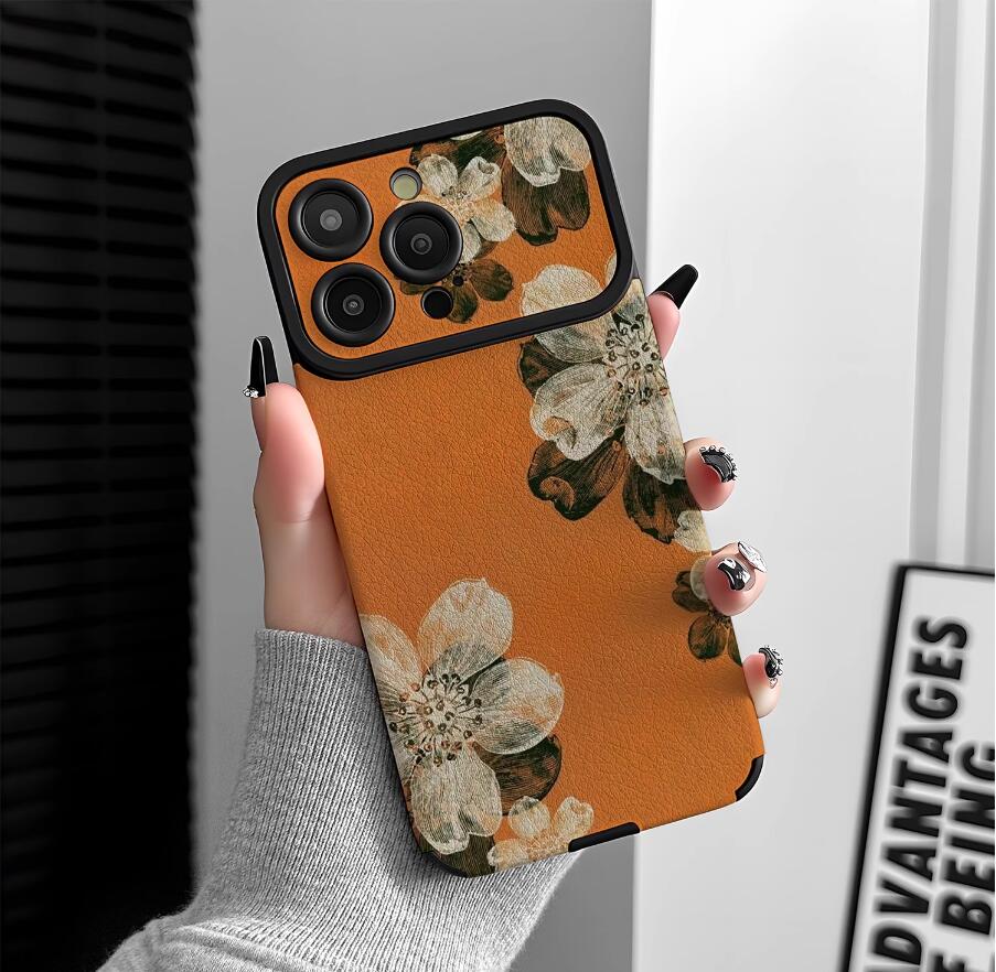 sheepskin-camellia-painting-iphone-case-creative_4