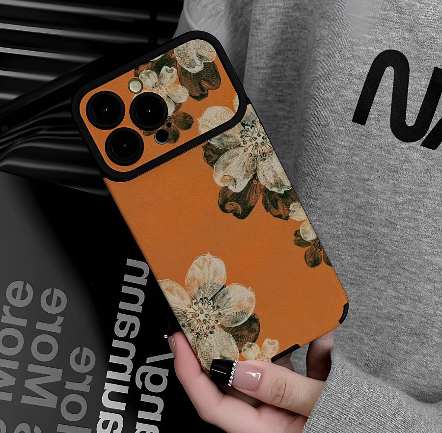 sheepskin-camellia-painting-iphone-case-creative_6