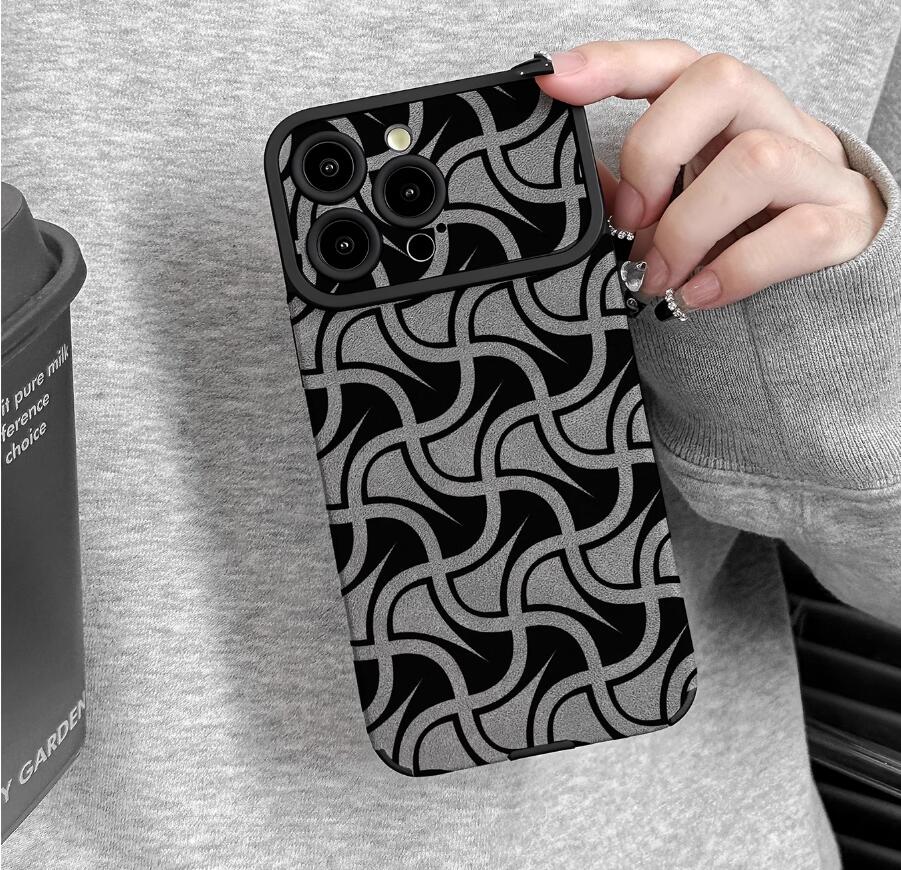 sheepskin-escape-room-painting-iphone-case-creative_3