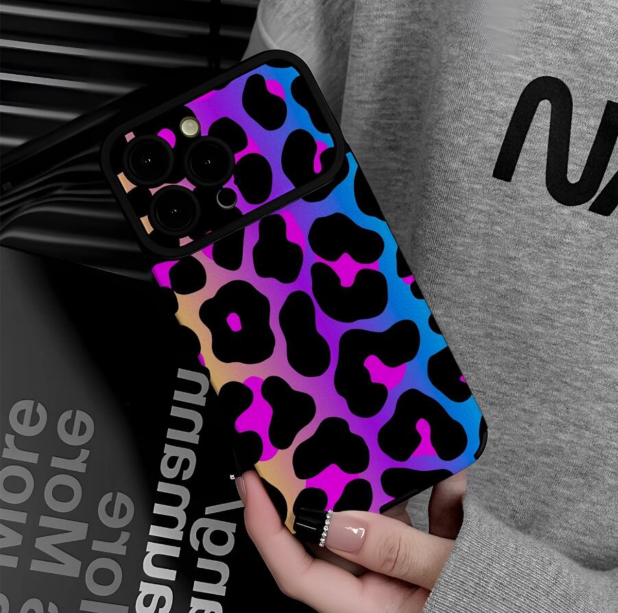 sheepskin-laser-dazzling-leopard-pattern-iphone-case-trendy_3