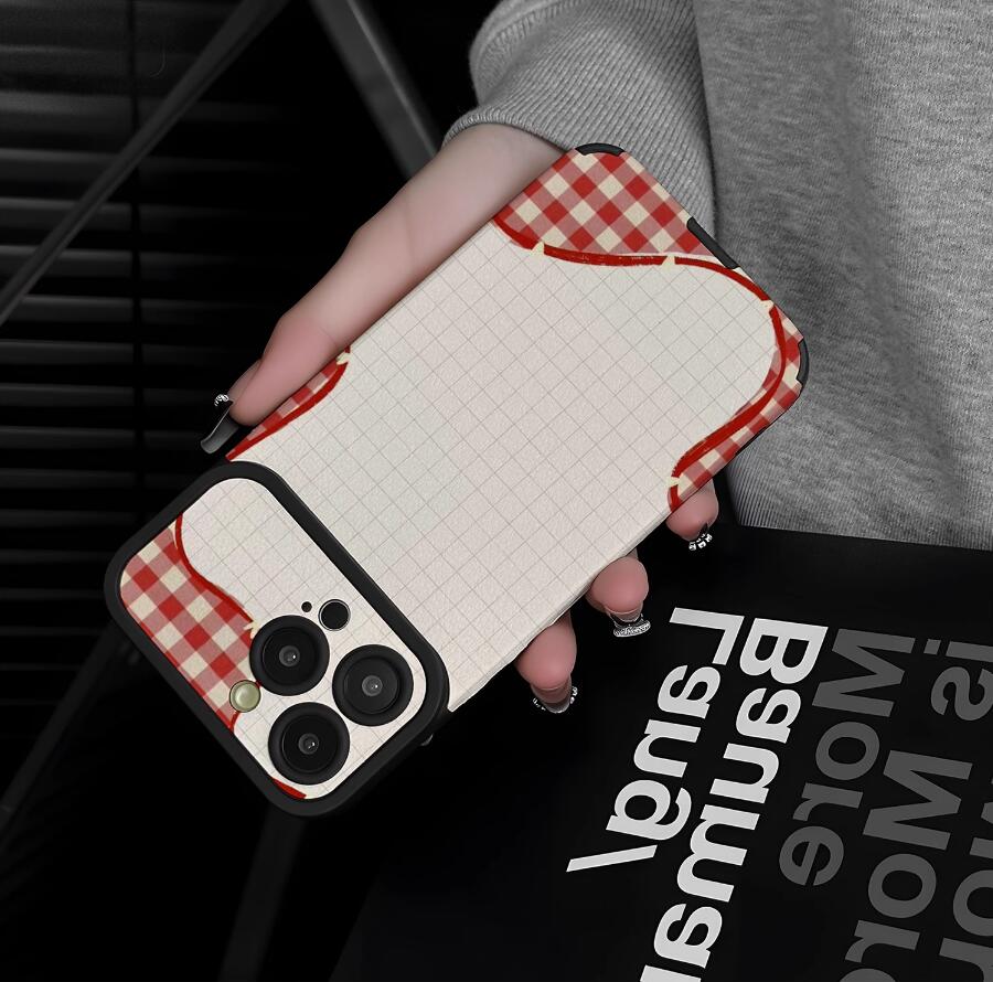 sheepskin-little-grid-patchwork-painting-iphone-case-creative_4