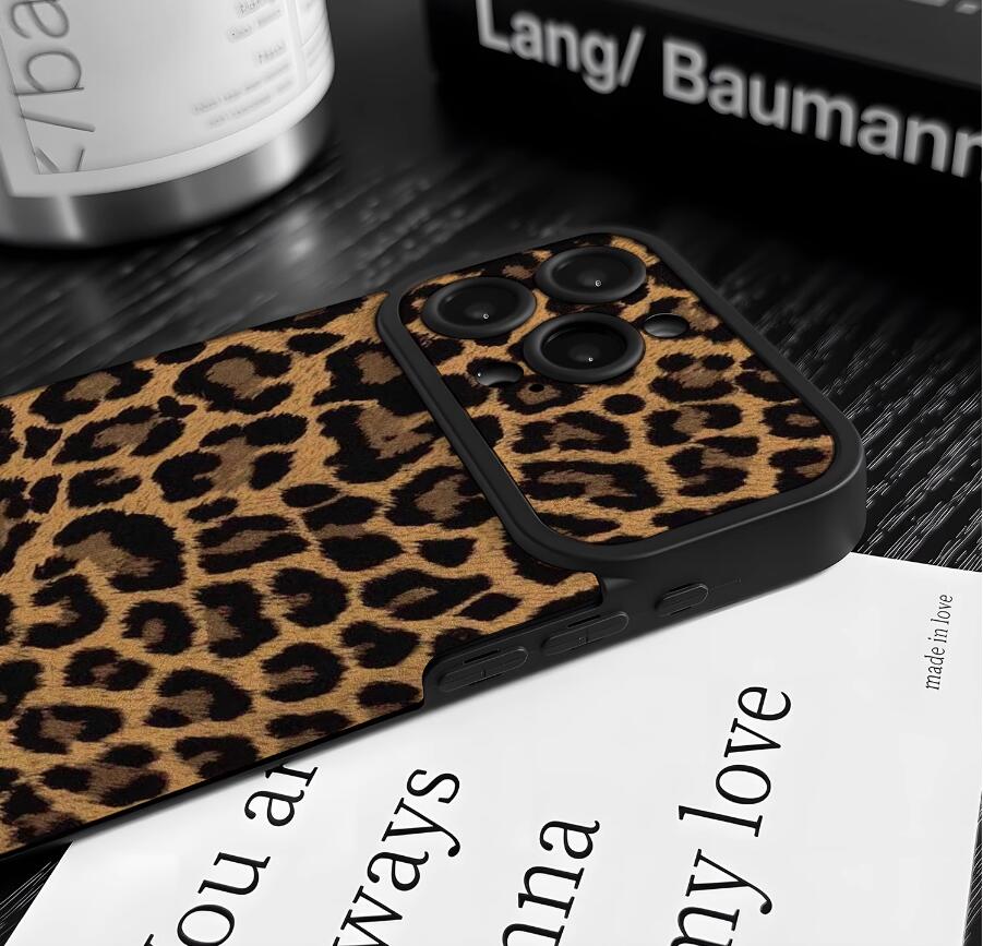 sheepskin-natural-romance-leopard-pattern-iphone-case-trendy_7