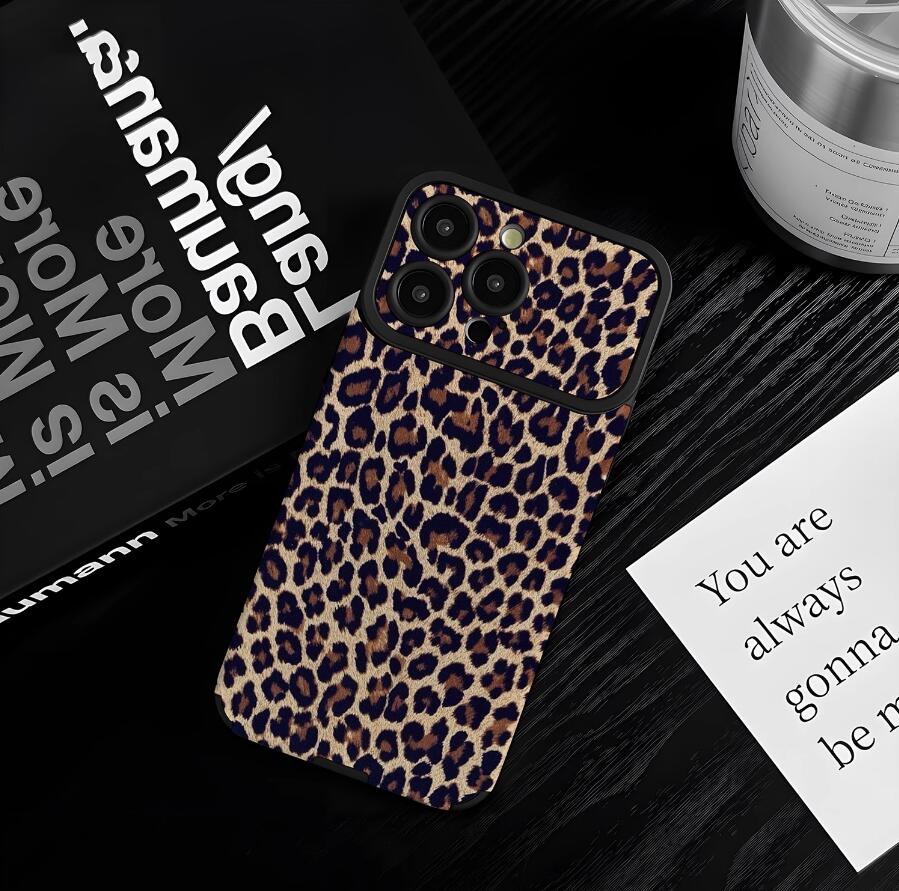 sheepskin-nobility-lepoard-patchwork-painting-iphone-case-trendy_6