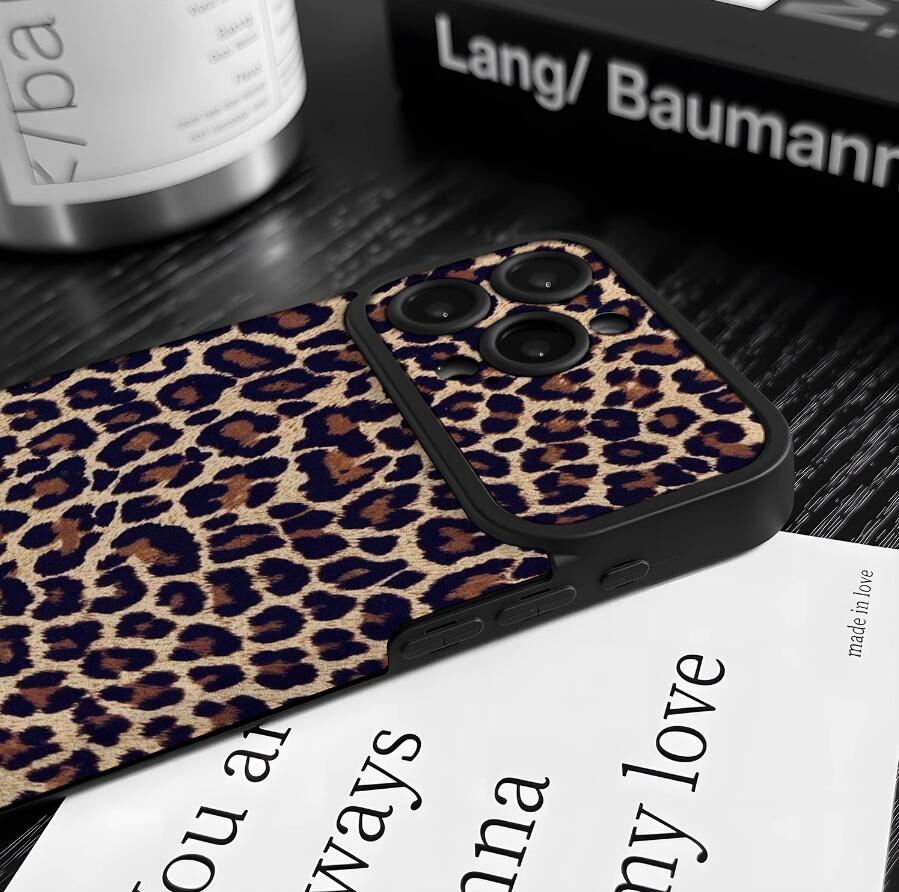 sheepskin-nobility-lepoard-patchwork-painting-iphone-case-trendy_7