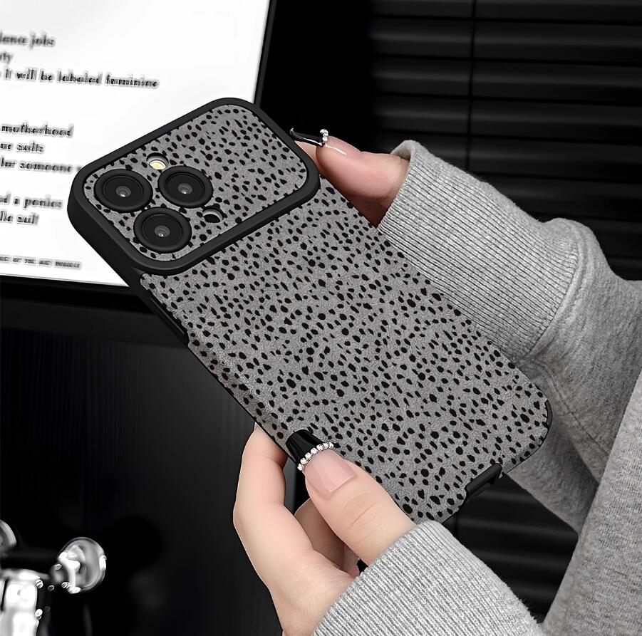 sheepskin-point-gray-painting-iphone-case-creative_2