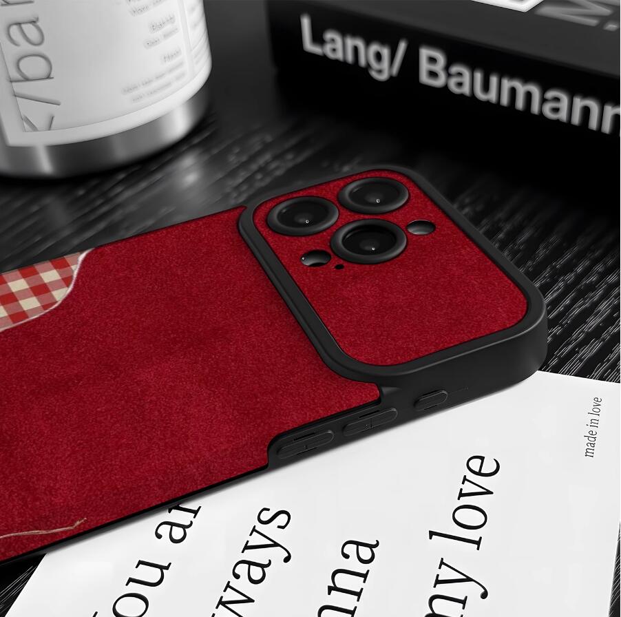 sheepskin-red-grid-patchwork-painting-iphone-case-creative_7