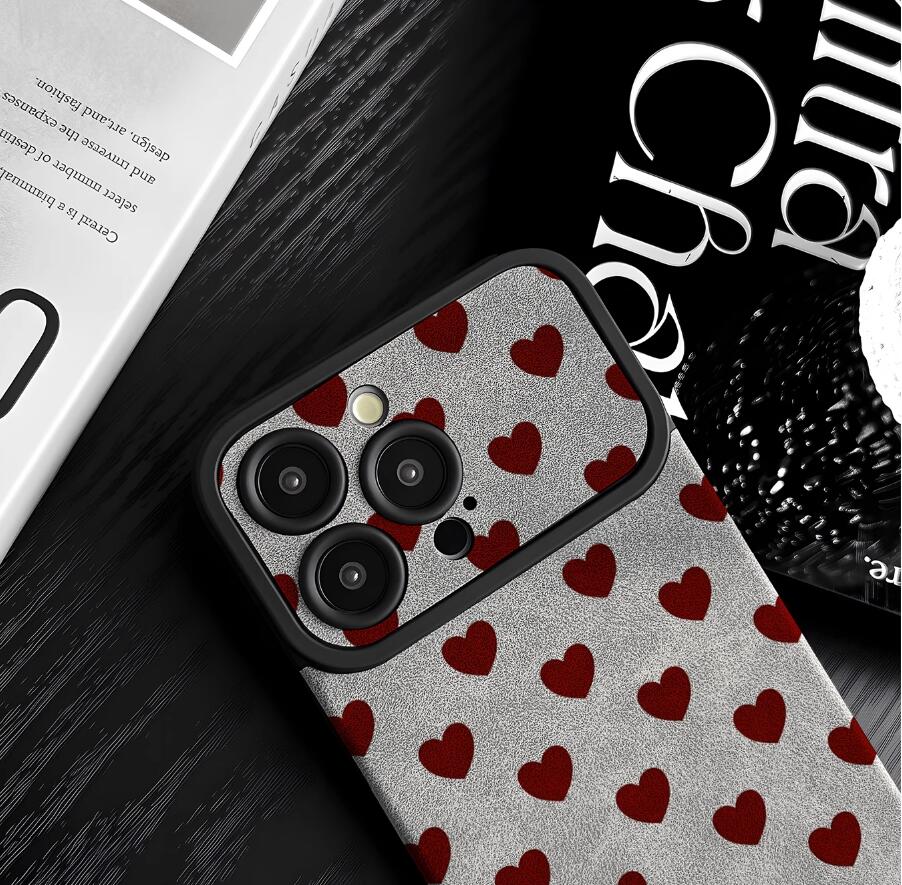sheepskin-red-heart-painting-iphone-case-creative_7