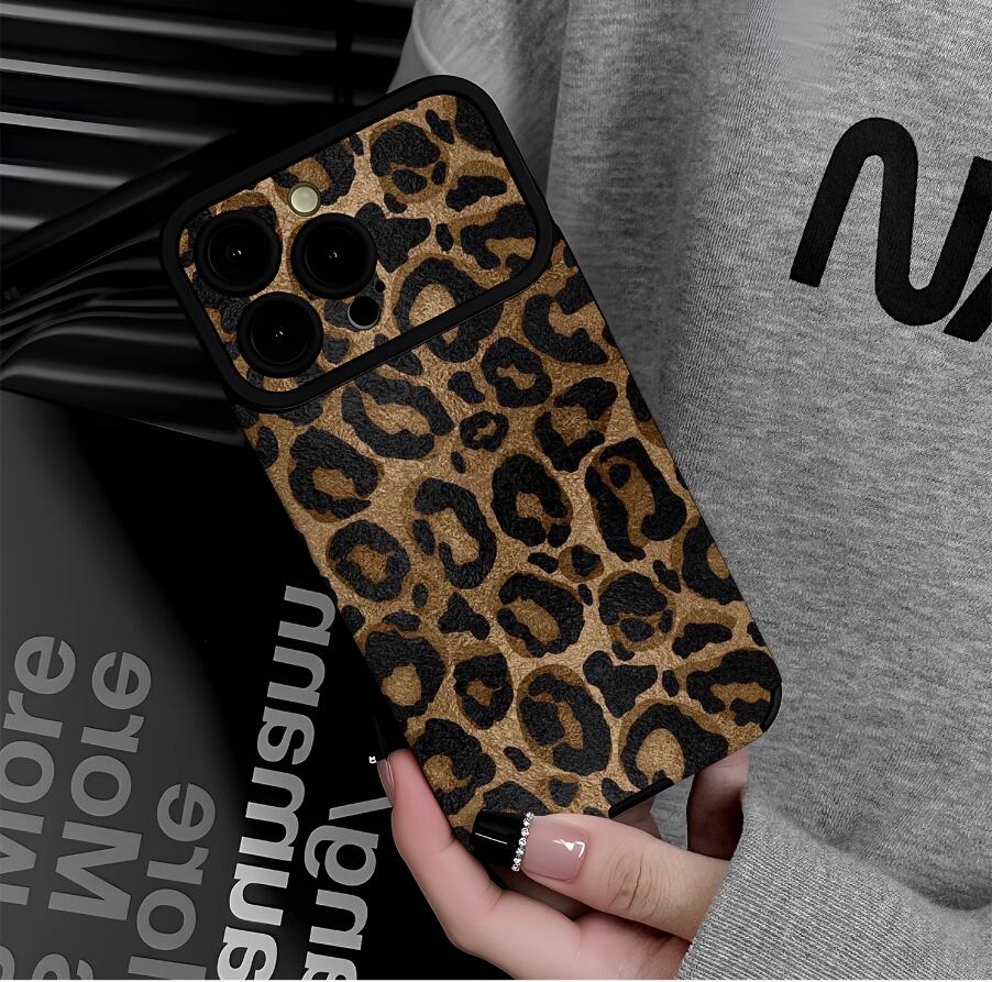 sheepskin-sexiness-freedom-leopard-pattern-iphone-case-trendy_3