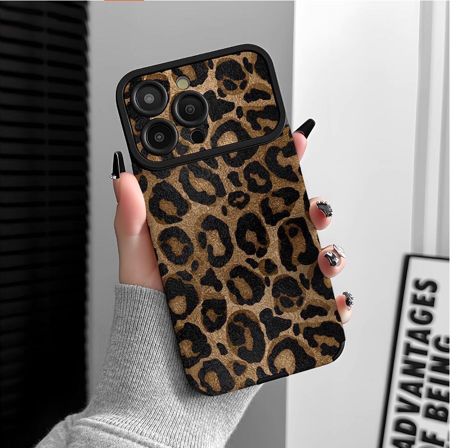 sheepskin-sexiness-freedom-leopard-pattern-iphone-case-trendy_5