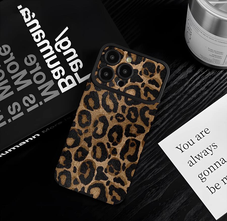 sheepskin-sexiness-freedom-leopard-pattern-iphone-case-trendy_6