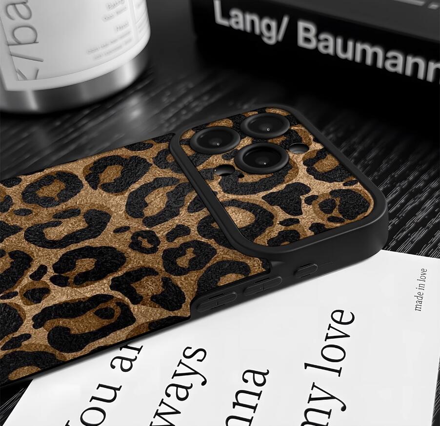sheepskin-sexiness-freedom-leopard-pattern-iphone-case-trendy_7