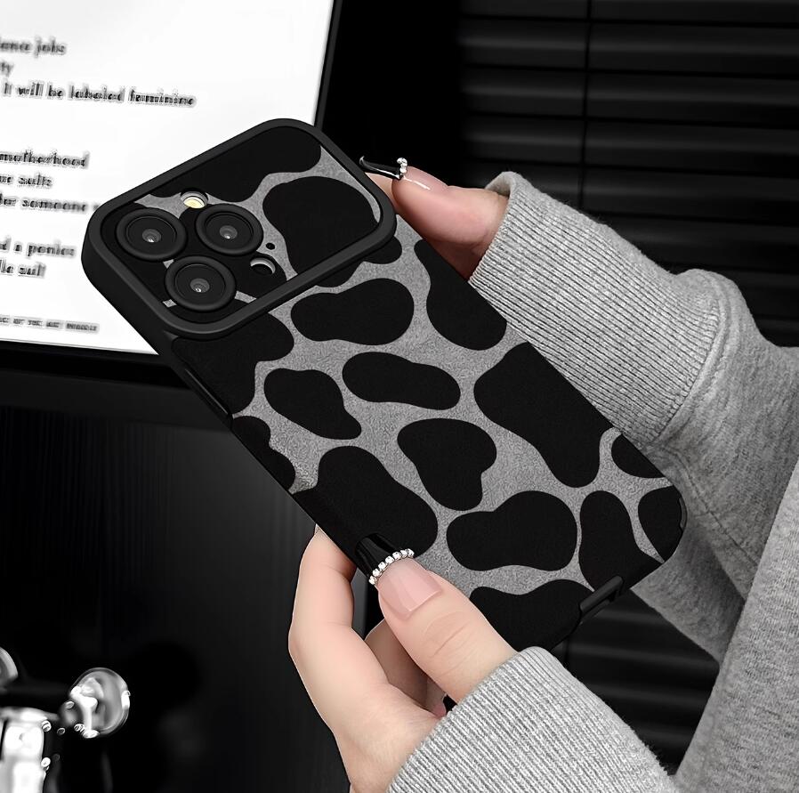 sheepskin-warm-dairy-cow-pattern-iphone-case-trendy_2
