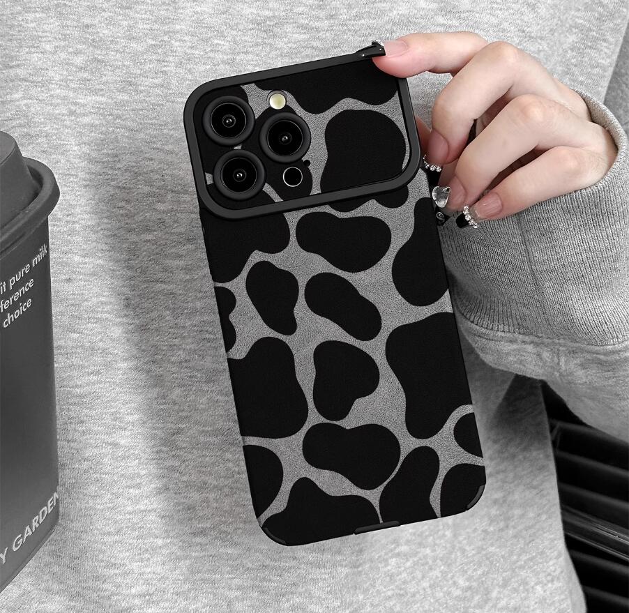 sheepskin-warm-dairy-cow-pattern-iphone-case-trendy_3