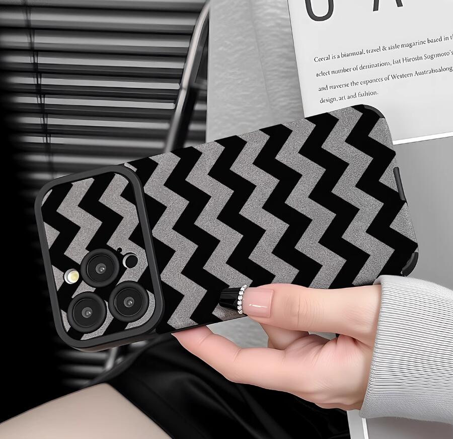 sheepskin-wave-stitching-painting-iphone-case-creative_4