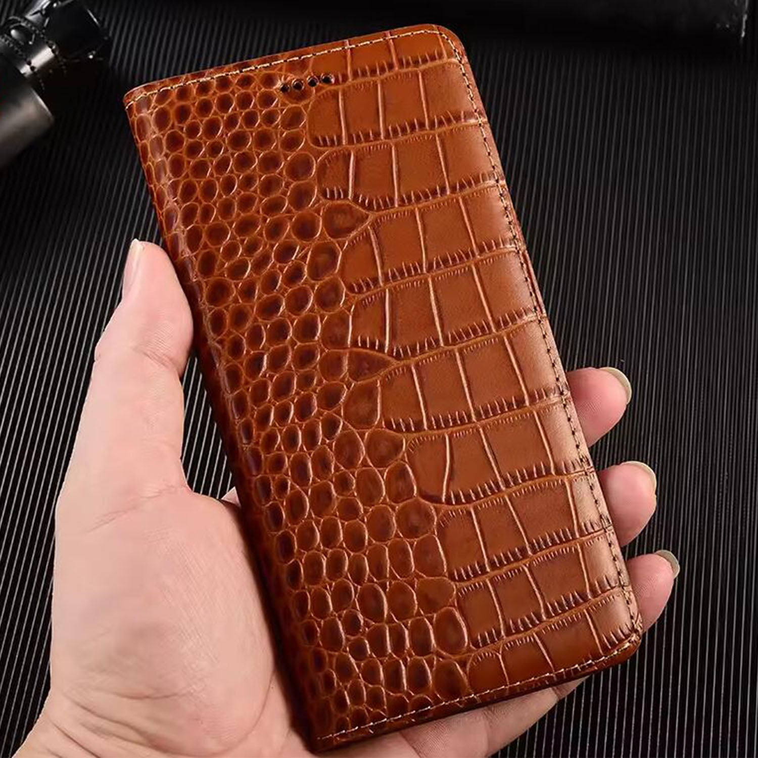 ultramarinetech-tianlesi-business-flip-crocodile-leather-iphone-17-phone-case-3